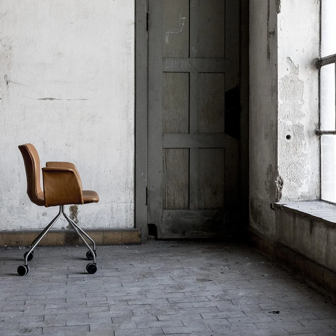 Primum Dining Chair with Arms