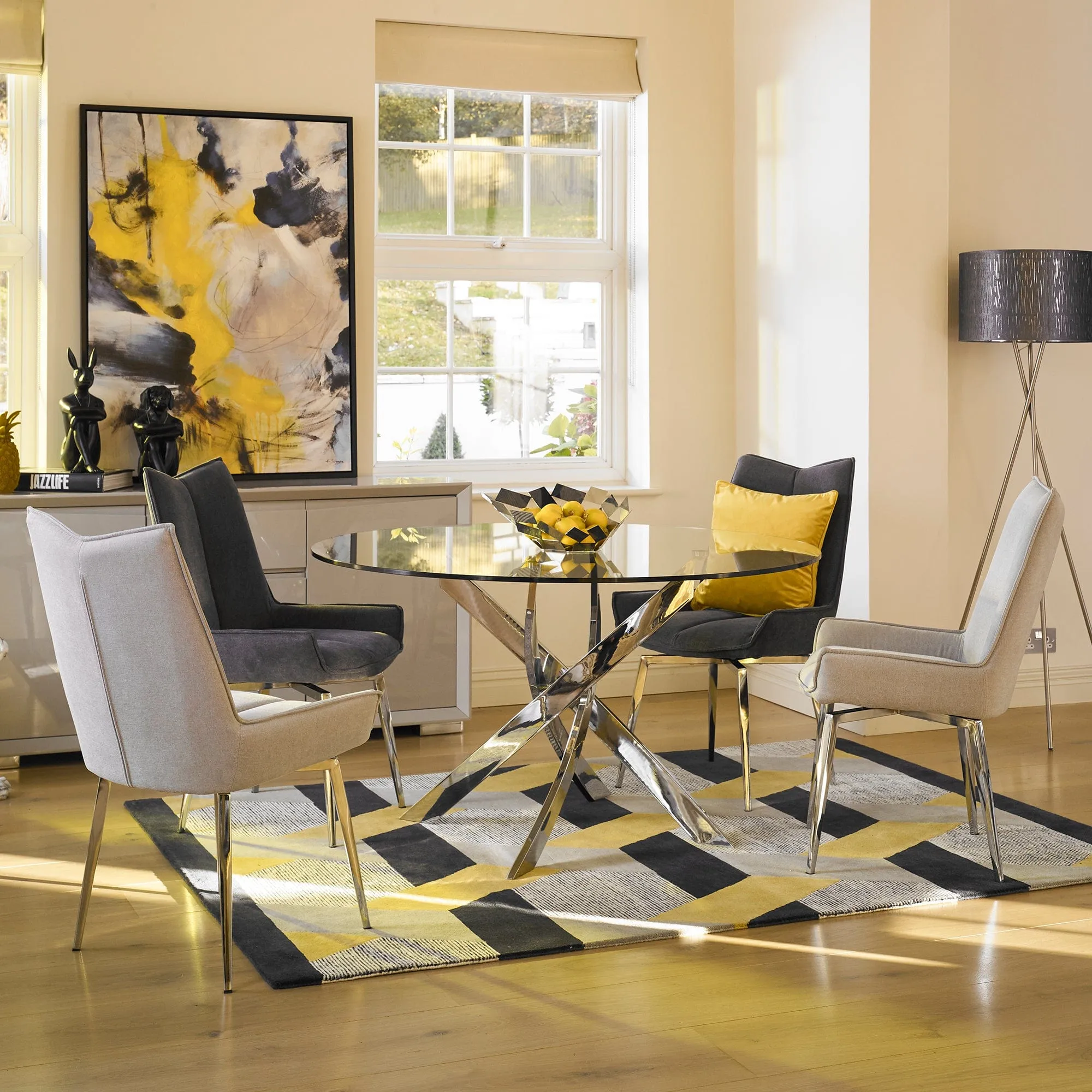 Puzzle - Round Dining Table In Glass & Chrome Finish Base