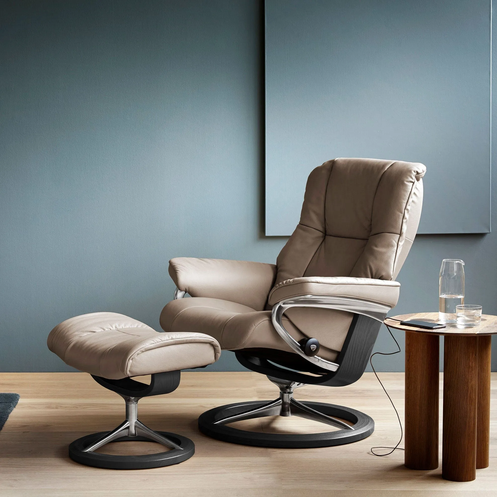 (Quickship) Stressless Mayfair - Medium Chair & Stool With Signature Base In Paloma Leather