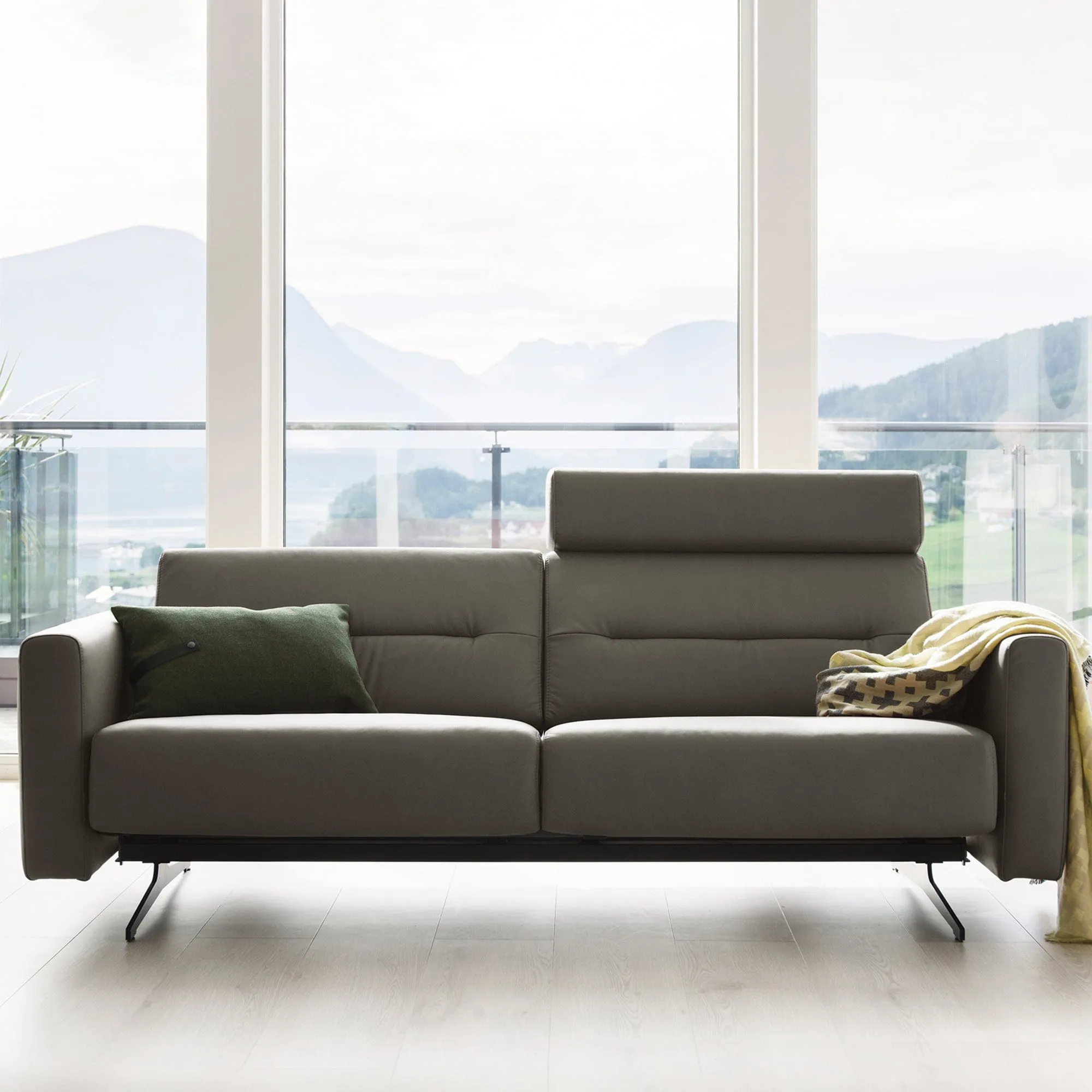(Quickship) Stressless Stella - 2.5 Seat Sofa In Paloma Leather