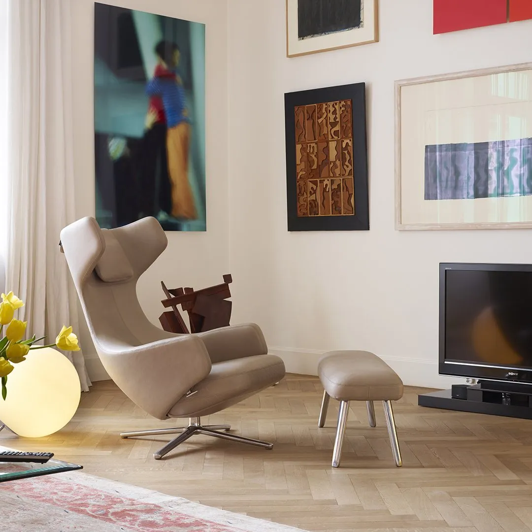 Repos Lounge Chair and Panchina Ottoman