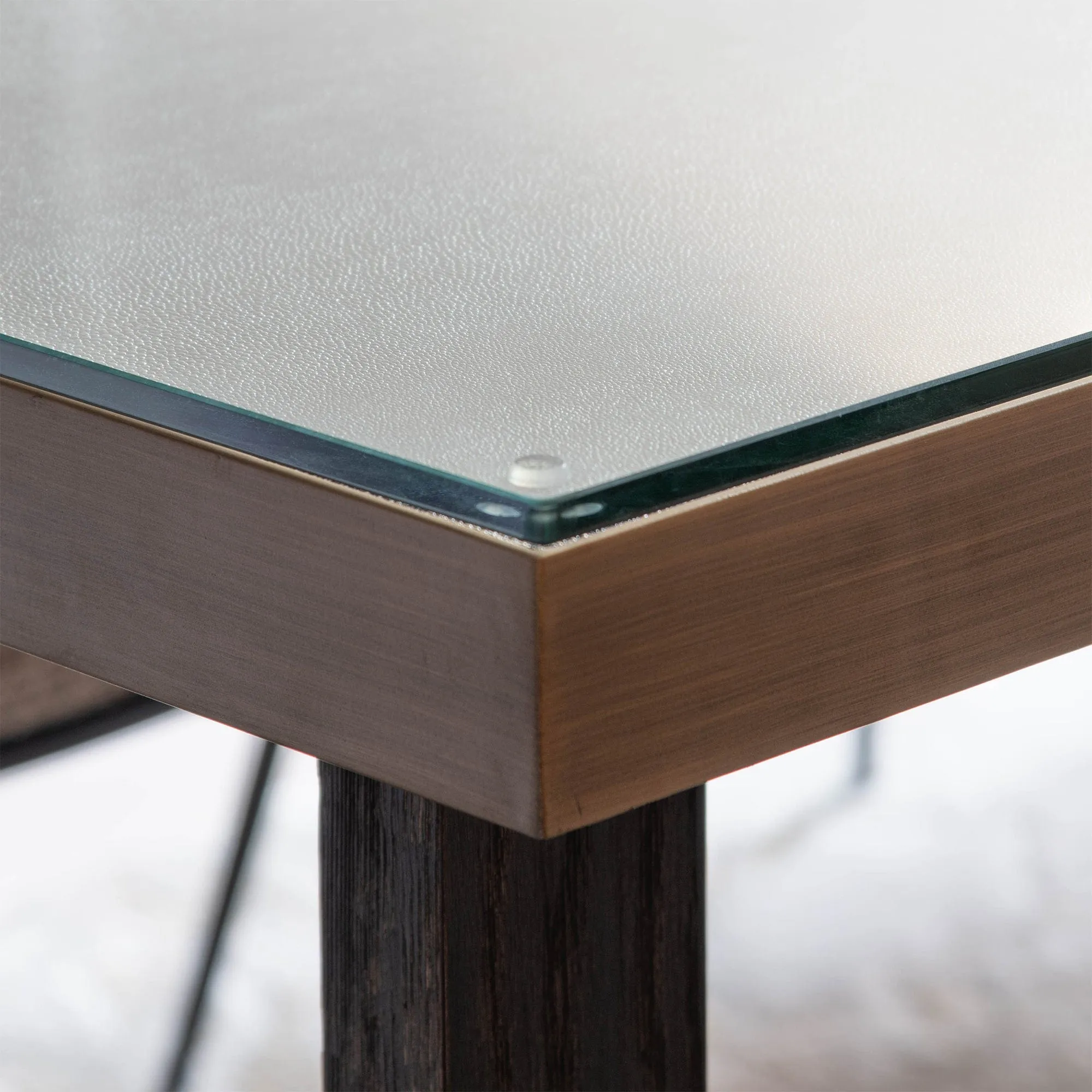 Ridgeville - Dining Table In Shagreen Finish