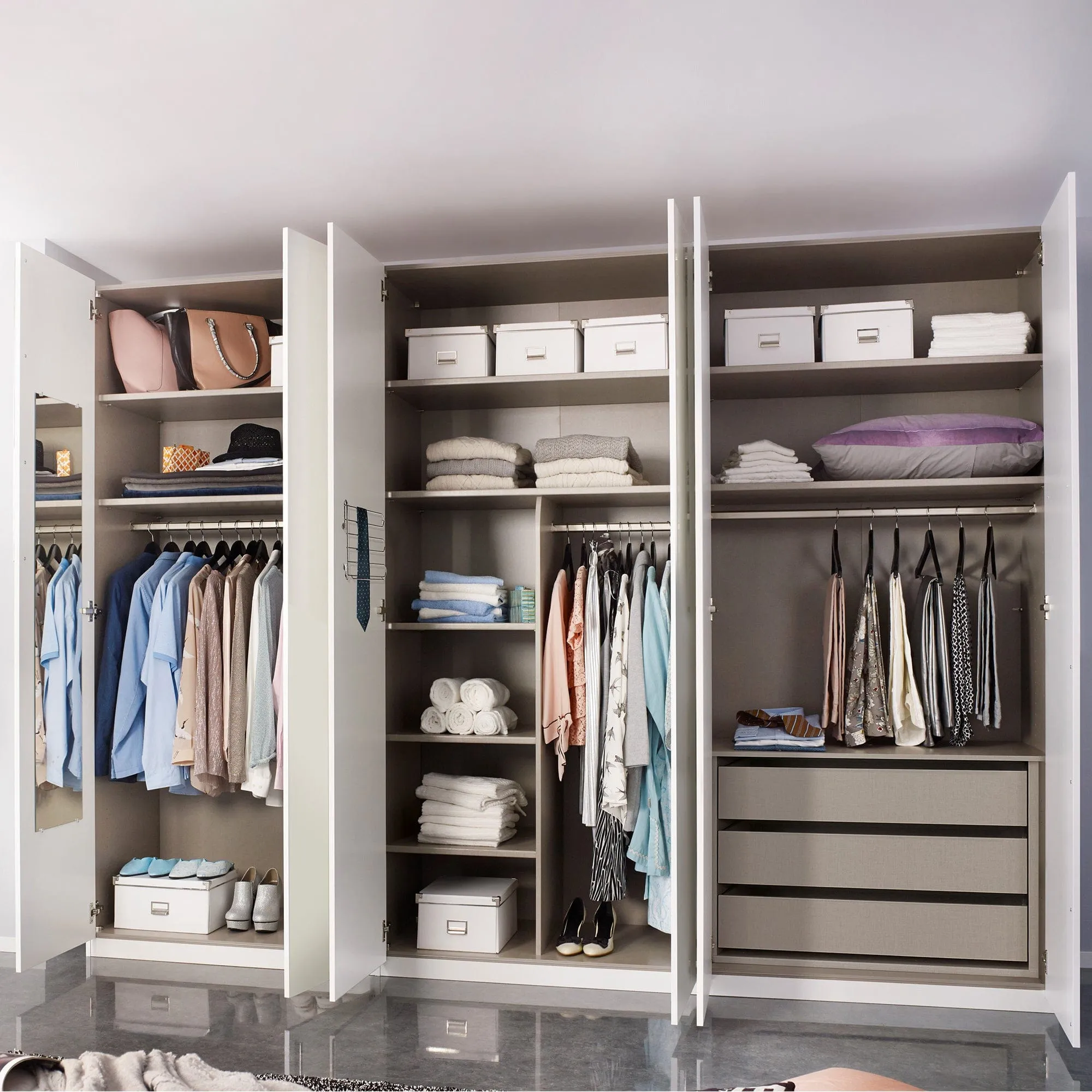 Santorini - Wardrobe