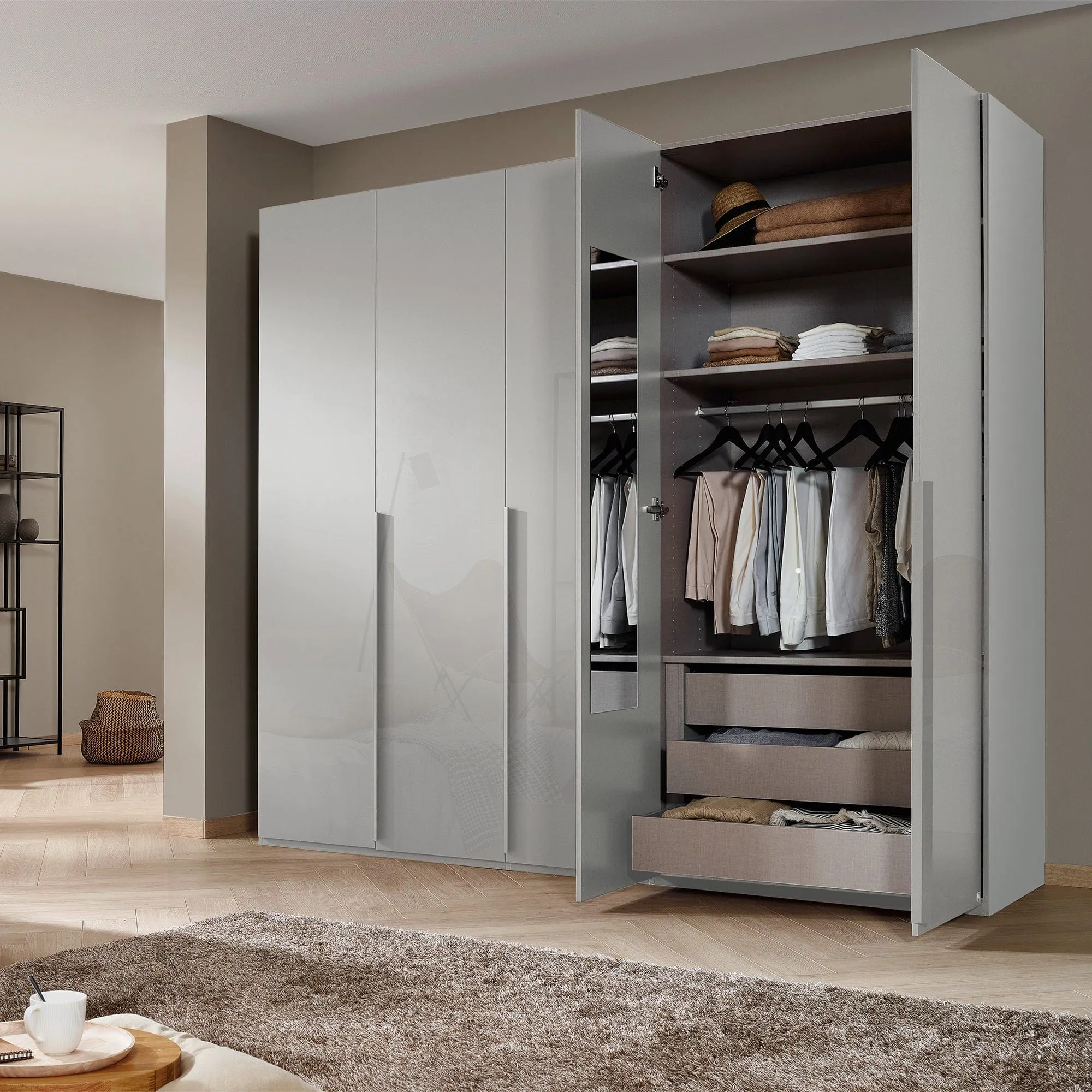 Santorini - Wardrobe