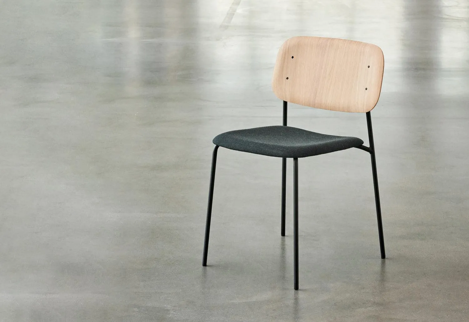Soft Edge 40 Chair | Upholstered