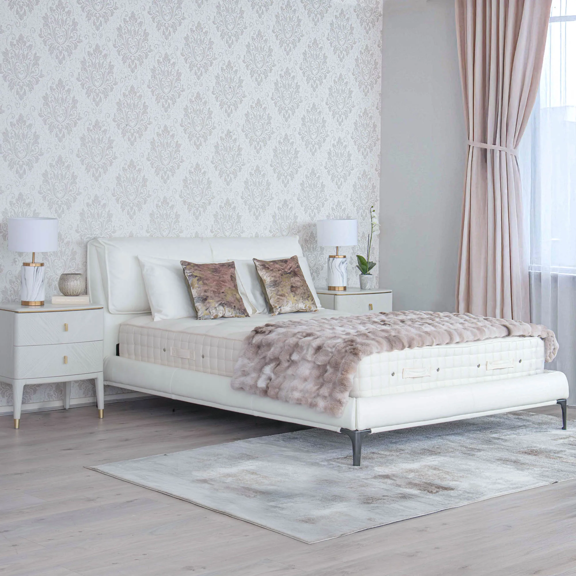 Starlight - Bedframe In Leather