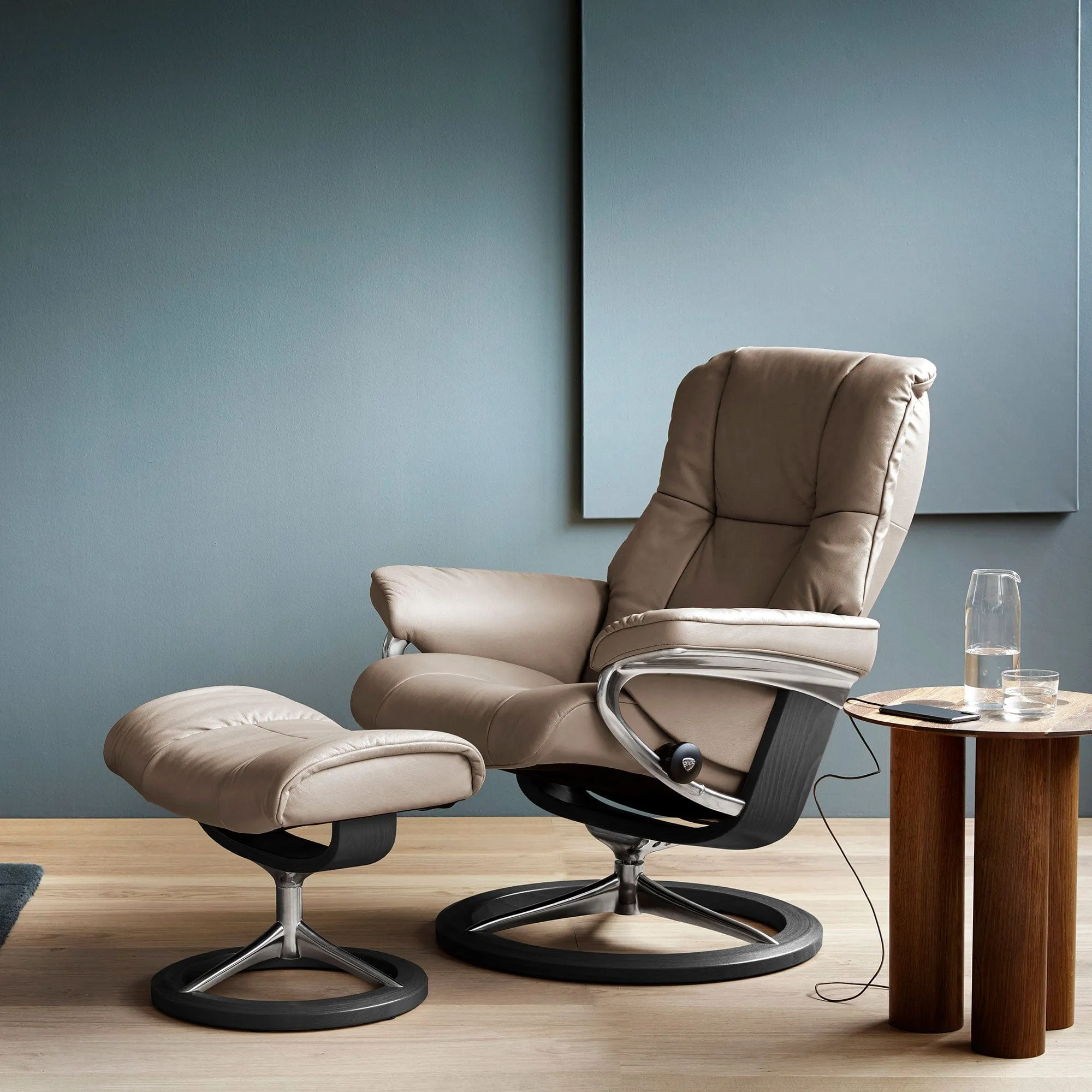 Stressless Mayfair - Chair & Stool With Signature Base In Leather