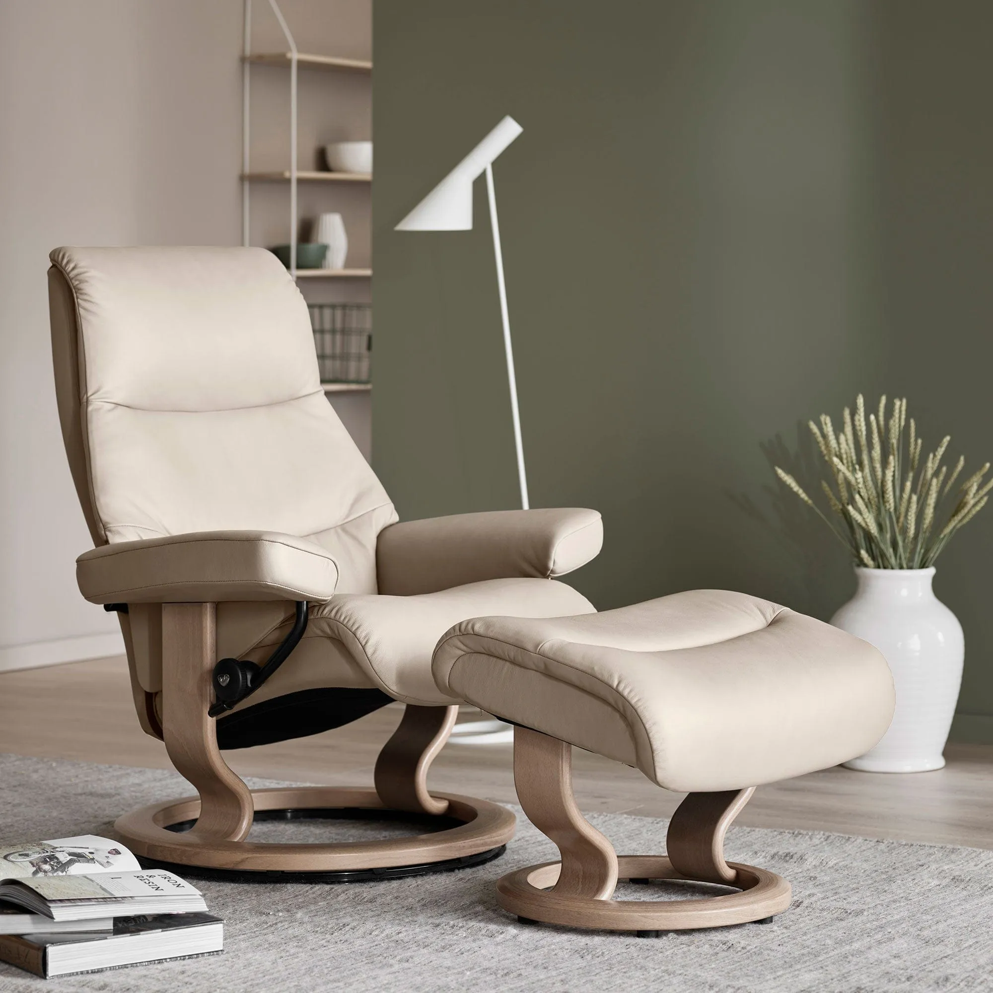 Stressless View - Chair & Stool With Classic Base In Leather